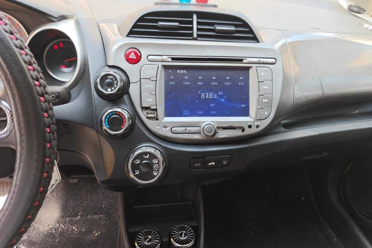 Used Honda Fit 2011 1.3L manual Comfort version Audio And AC Panel