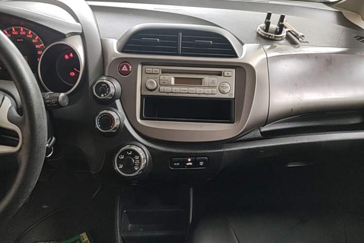 Used Honda Fit 2011 1.3L manual Comfort version Audio And AC Panel