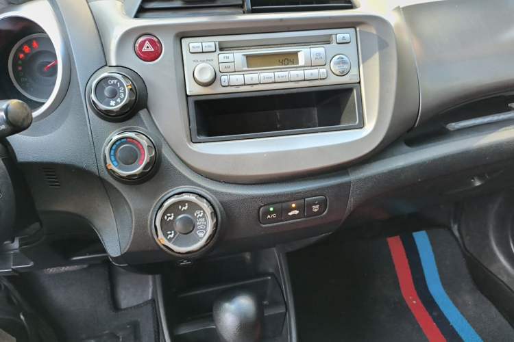 Used Honda Fit 2011 1.3L automatic comfort version Audio And AC Panel