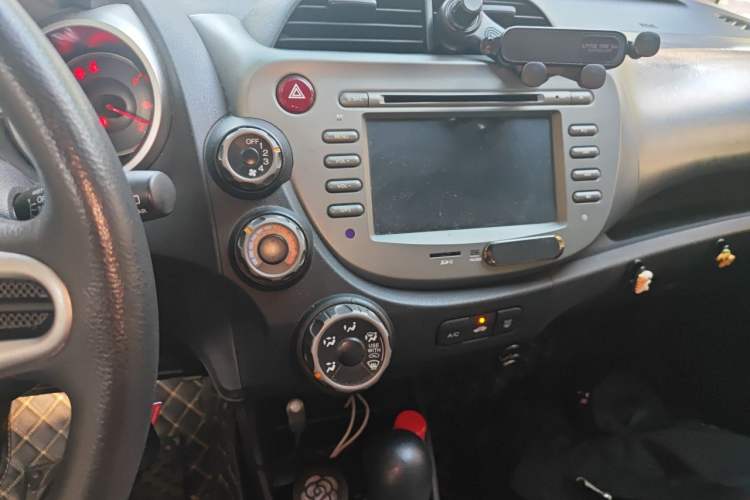 Used Honda Fit 2011 1.3L automatic comfort version Audio And AC Panel