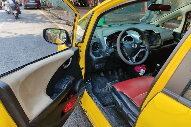 Used Honda Fit 2011 1.3L manual Comfort version Driver Seat