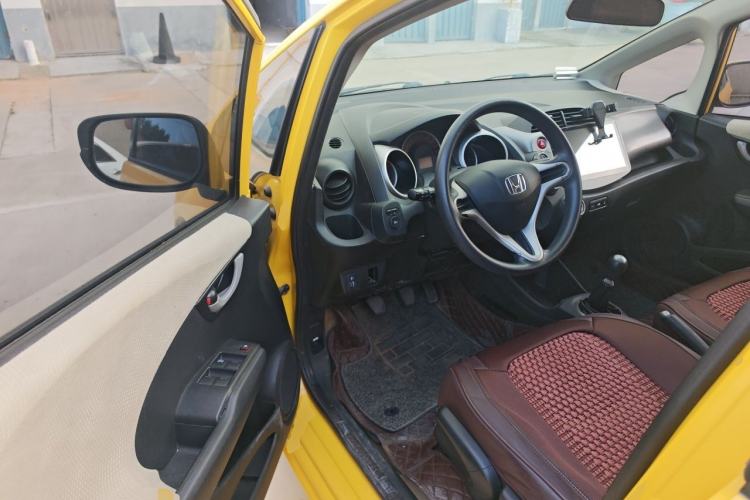 Used Honda Fit 2011 1.3L manual Comfort version Driver Seat