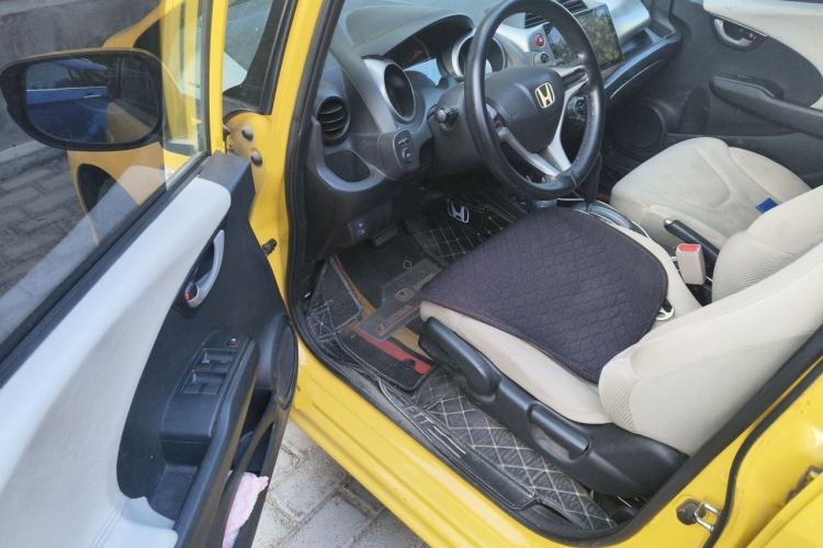 Used Honda Fit 2011 1.3L automatic comfort version Driver Seat
