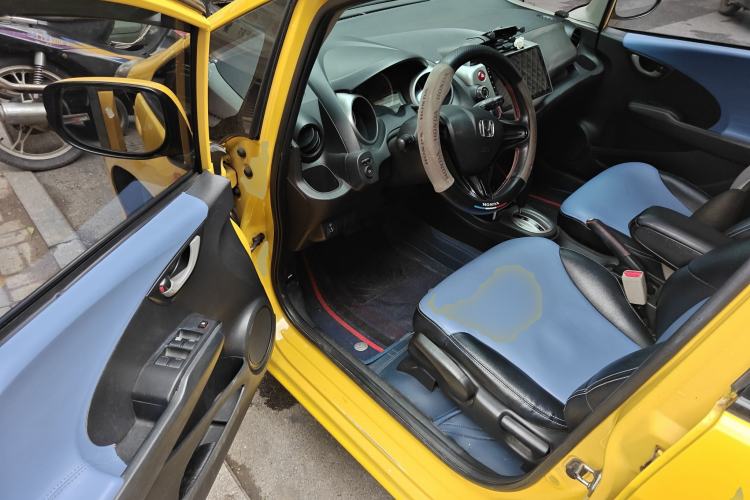 Used Honda Fit 2011 1.3L automatic comfort version Driver Seat