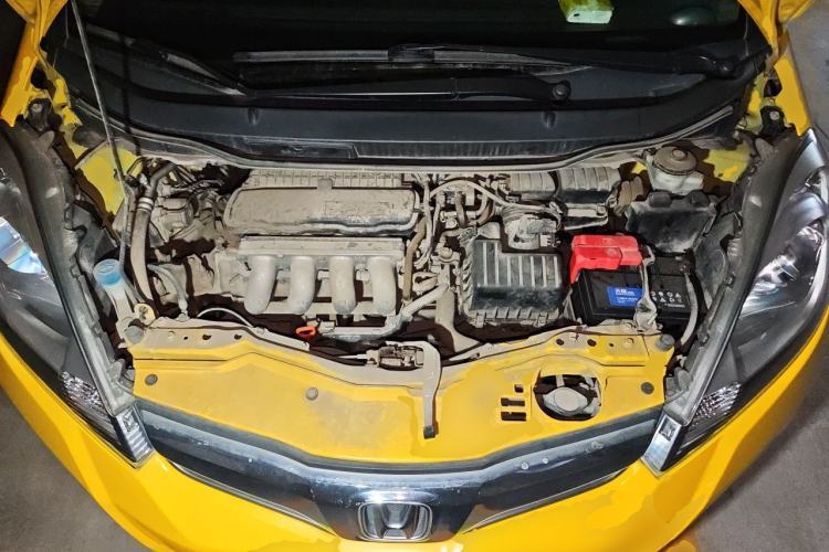 Used Honda Fit 2011 1.5L Automatic Luxury Edition Engine Bay