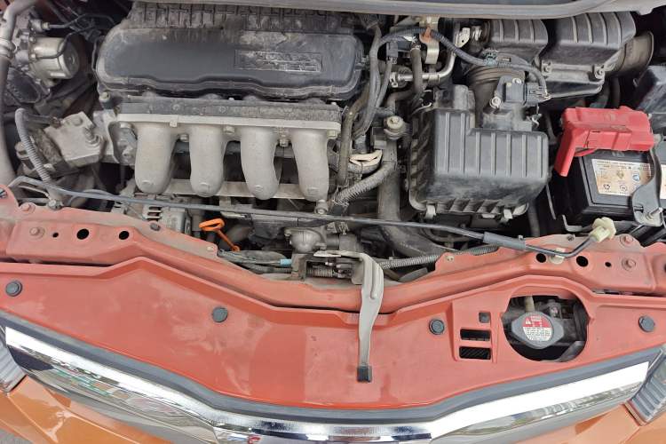 Used Honda Fit 2011 1.5L Automatic Luxury Edition Engine Bay