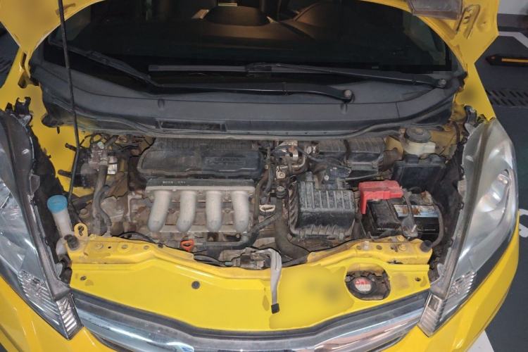 Used Honda Fit 2011 1.5L Automatic Luxury Edition Engine Bay
