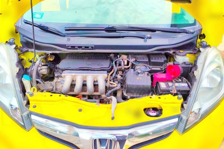 Used Honda Fit 2011 1.5L Automatic Luxury Edition Engine Bay