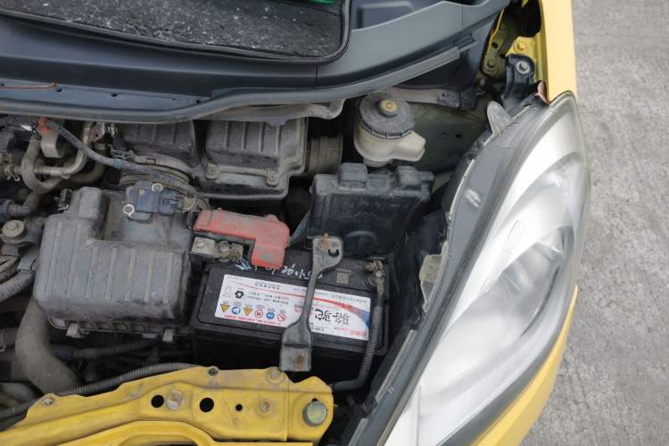 Used Honda Fit 2011 1.5L Automatic Luxury Edition Engine Bay Left