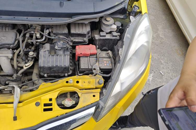 Used Honda Fit 2011 1.3L manual Comfort version Engine Bay Left