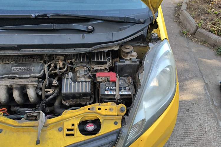 Used Honda Fit 2011 1.3L automatic comfort version Engine Bay Left