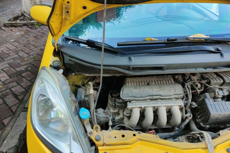 Used Honda Fit 2011 1.3L manual Comfort version Engine Bay Right