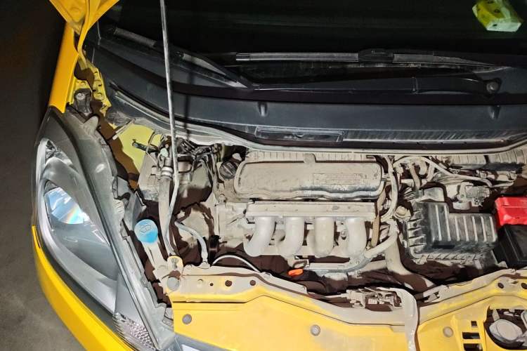 Used Honda Fit 2011 1.5L Automatic Luxury Edition Engine Bay Right