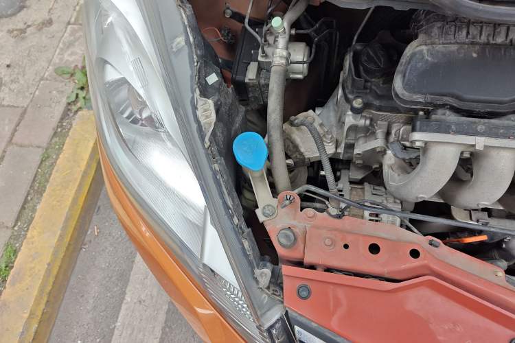 Used Honda Fit 2011 1.5L Automatic Luxury Edition Engine Bay Right