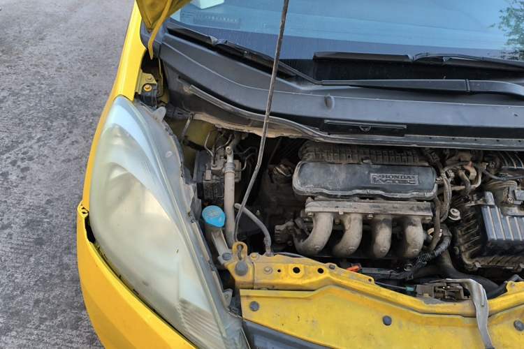 Used Honda Fit 2011 1.3L automatic comfort version Engine Bay Right