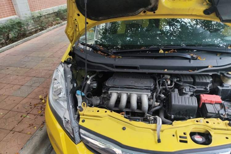 Used Honda Fit 2011 1.5L Automatic Luxury Edition Engine Bay Right