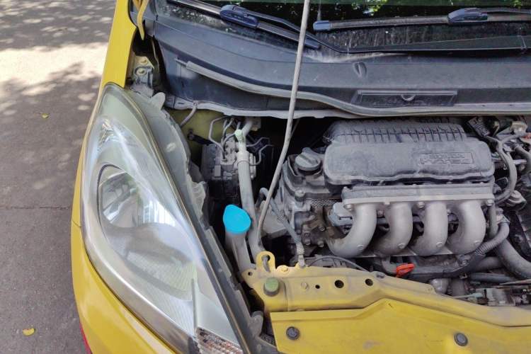 Used Honda Fit 2011 1.3L automatic comfort version Engine Bay Right
