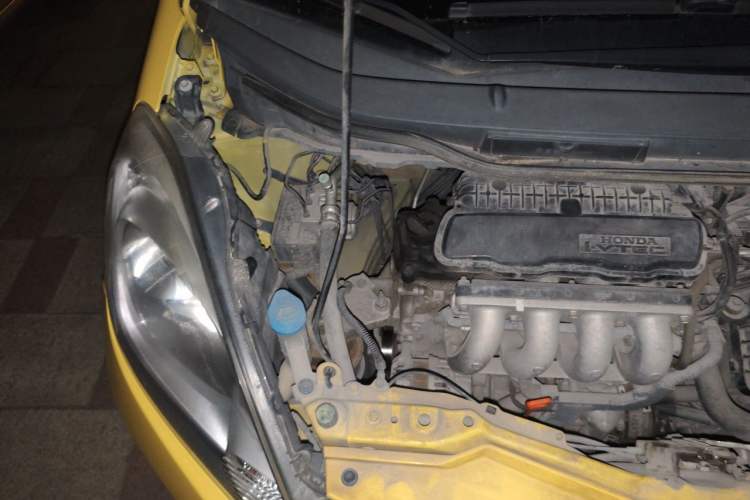 Used Honda Fit 2011 1.3L automatic comfort version Engine Bay Right