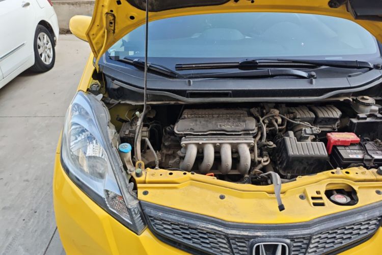 Used Honda Fit 2011 1.3L manual Comfort version Engine Bay Right