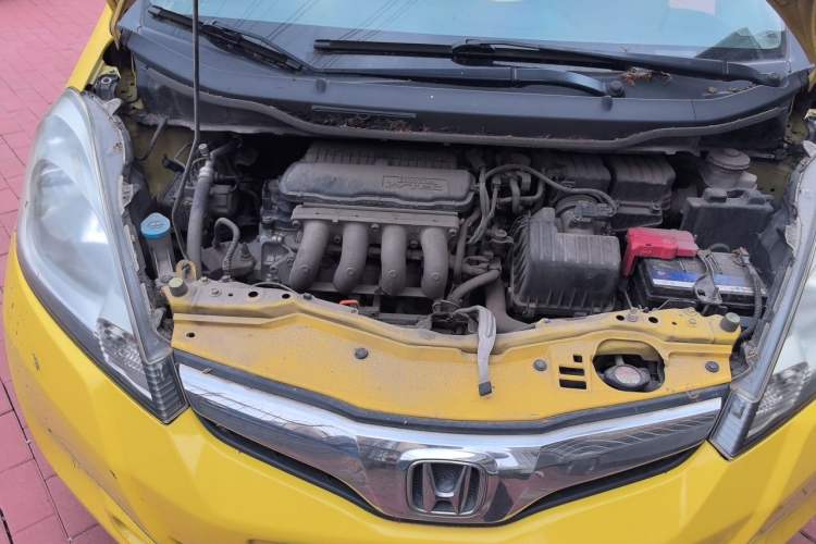 Used Honda Fit 2011 1.5L Automatic Luxury Edition Engine Bay Right