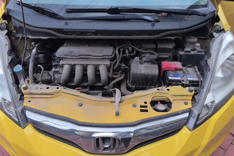 Used Honda Fit 2011 1.5L Automatic Luxury Edition Engine Bay