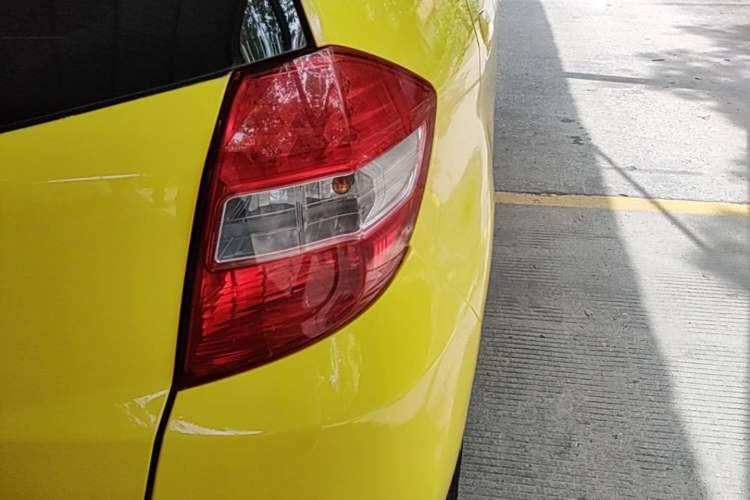 Used Honda Fit 2011 1.3L manual Comfort version Exterior 3
