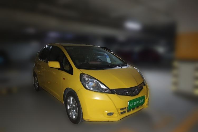 Used Honda Fit 2011 1.5L Automatic Luxury Edition Front Right 45 Deg
