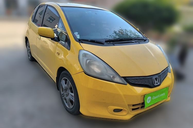 Used Honda Fit 2011 1.3L automatic comfort version Front Right 45 Deg
