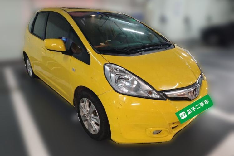 Used Honda Fit 2011 1.5L Automatic Luxury Edition Front Right 45 Deg