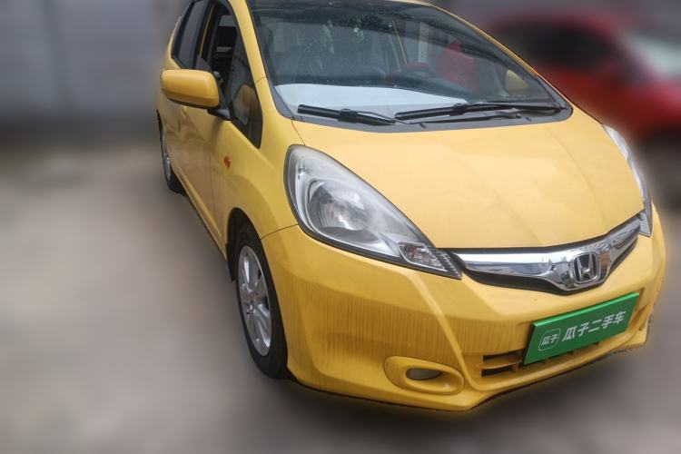 Used Honda Fit 2011 1.5L Automatic Luxury Edition Front Right 45 Deg