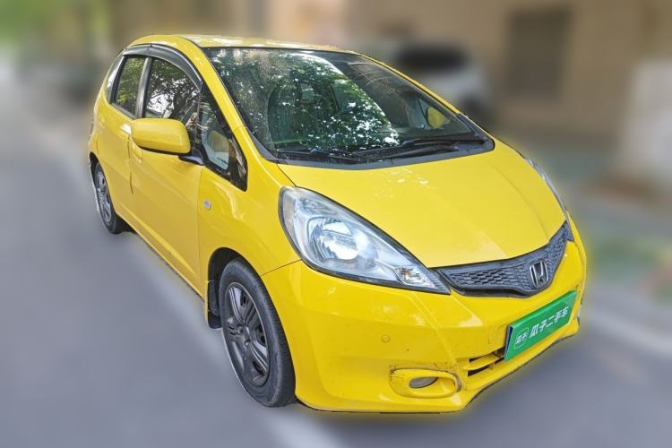 Used Honda Fit 2011 1.3L automatic comfort version Front Right 45 Deg
