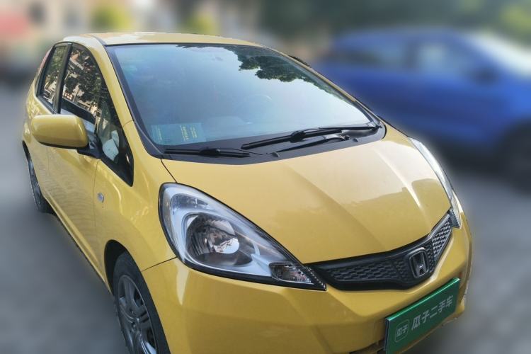 Used Honda Fit 2011 1.3L automatic comfort version Front Right 45 Deg
