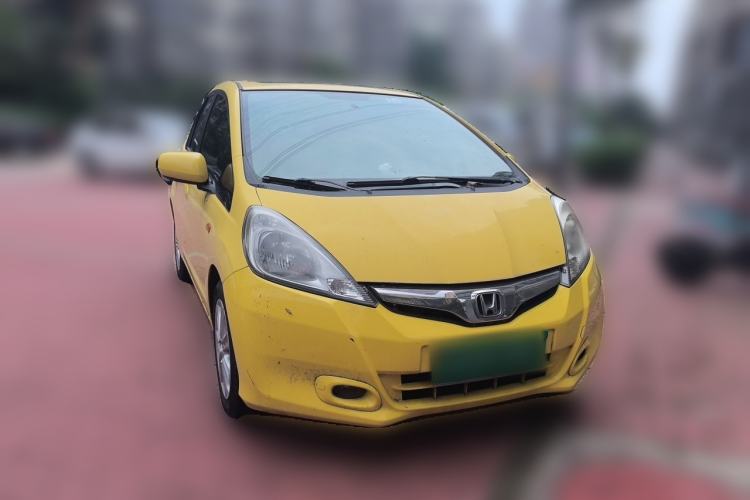 Used Honda Fit 2011 1.5L Automatic Luxury Edition Front Right 45 Deg