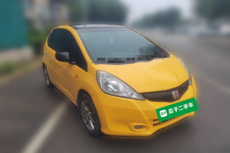 Used Honda Fit 2011 1.5L Automatic Luxury Edition Front Right 45 Deg