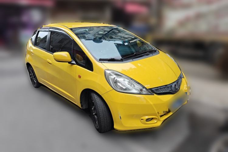 Used Honda Fit 2011 1.3L automatic comfort version Front Right 45 Deg