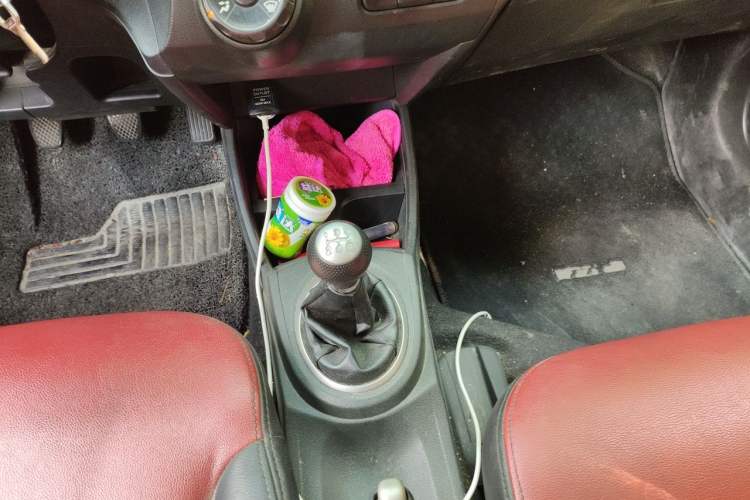 Used Honda Fit 2011 1.3L manual Comfort version Gear Lever