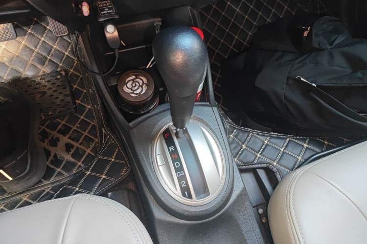 Used Honda Fit 2011 1.3L automatic comfort version Gear Lever