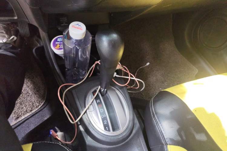 Used Honda Fit 2011 1.5L Automatic Luxury Edition Gear Lever