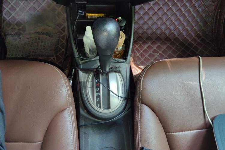 Used Honda Fit 2011 1.3L automatic comfort version Gear Lever
