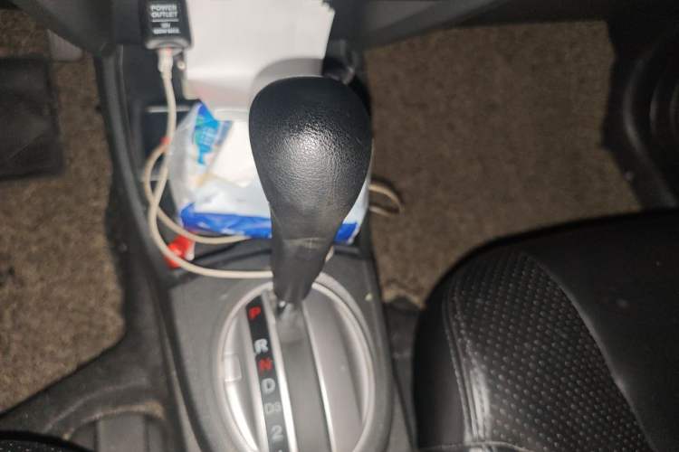 Used Honda Fit 2011 1.3L automatic comfort version Gear Lever