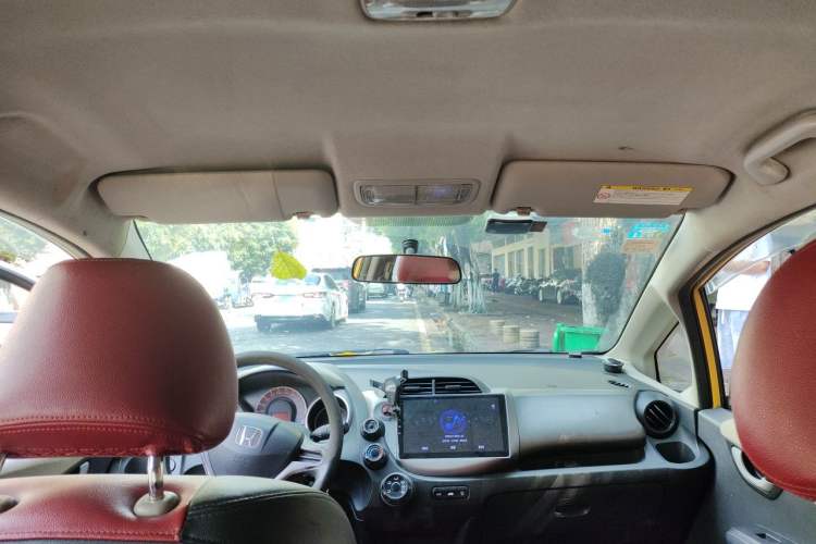 Used Honda Fit 2011 1.3L manual Comfort version Headliner