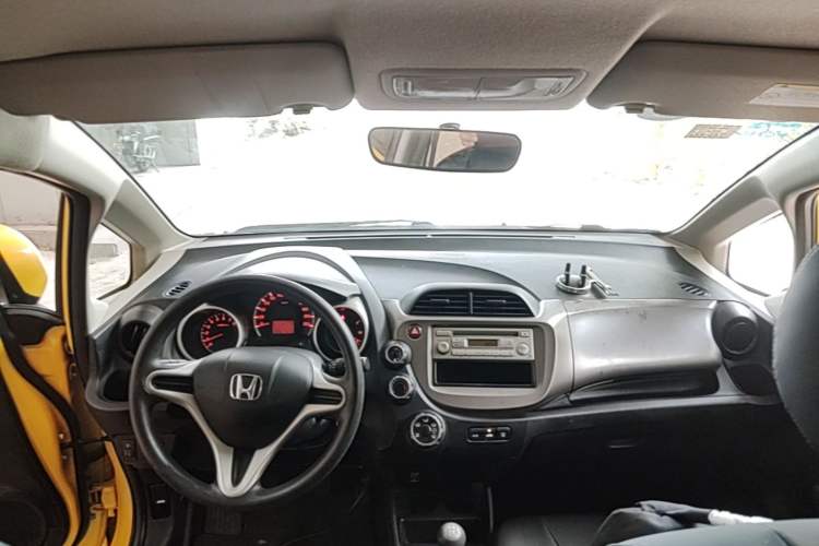 Used Honda Fit 2011 1.3L manual Comfort version Headliner