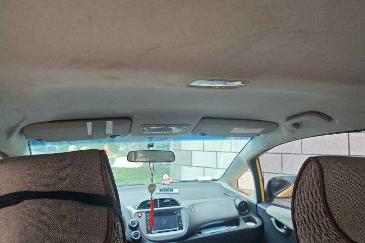Used Honda Fit 2011 1.3L automatic comfort version Headliner