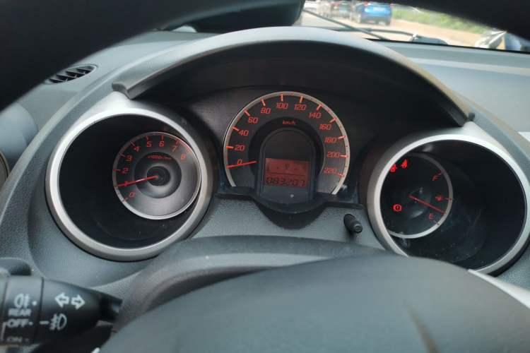 Used Honda Fit 2011 1.5L Automatic Luxury Edition Instrument Cluster