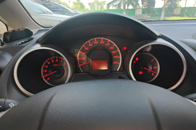 Used Honda Fit 2011 1.3L automatic comfort version Instrument Cluster