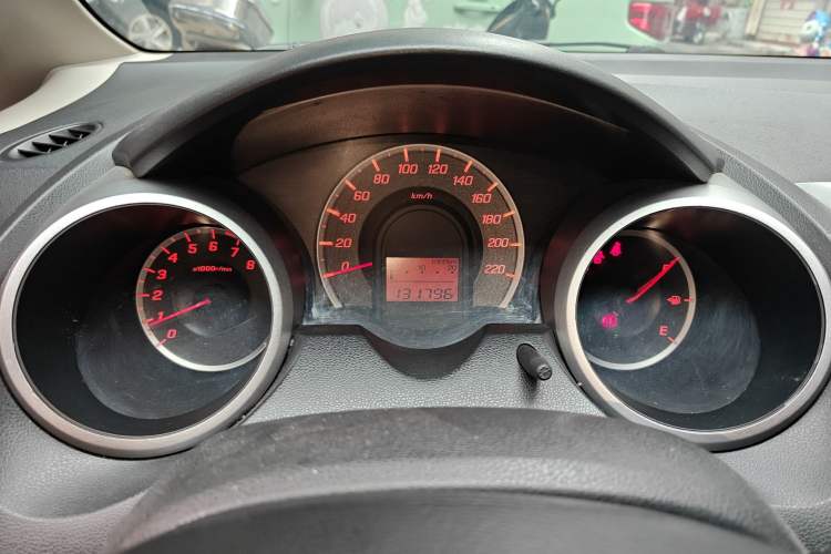 Used Honda Fit 2011 1.3L automatic comfort version Instrument Cluster