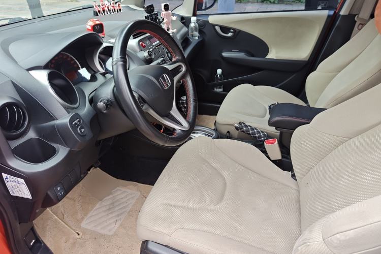 Used Honda Fit 2011 1.5L Automatic Luxury Edition Left Front Seat