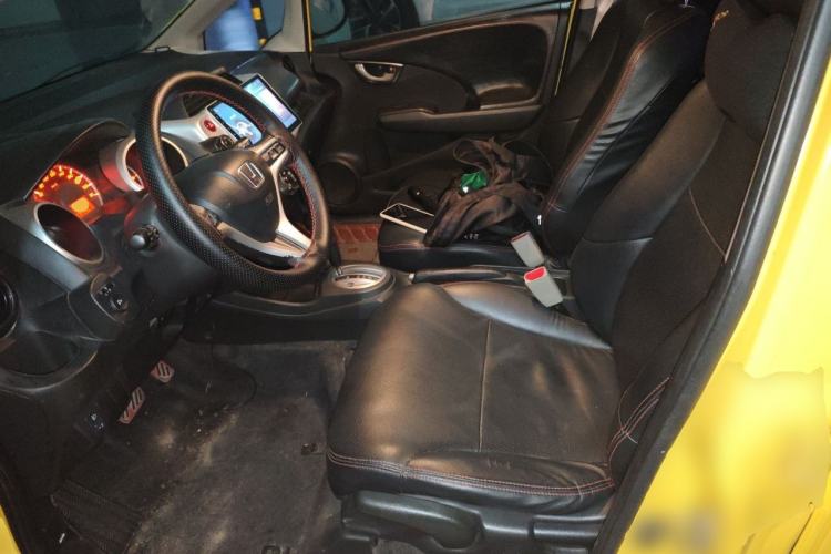 Used Honda Fit 2011 1.5L Automatic Luxury Edition Left Front Seat