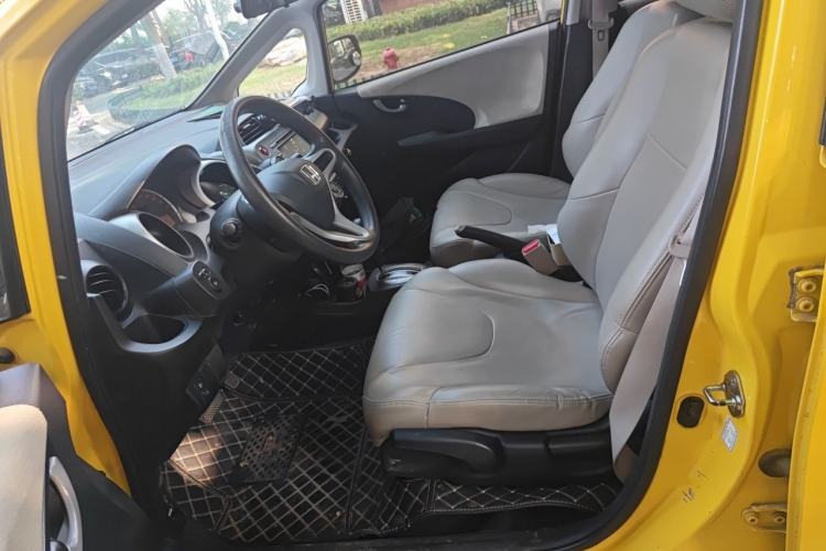 Used Honda Fit 2011 1.3L automatic comfort version Left Front Seat
