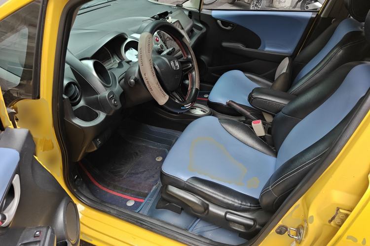 Used Honda Fit 2011 1.3L automatic comfort version Left Front Seat
